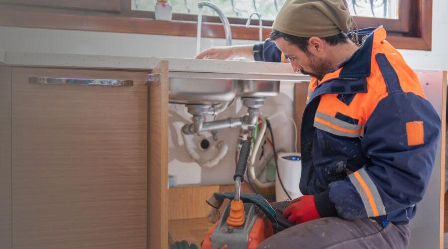 Local water heater installation in Big Wells, TX
